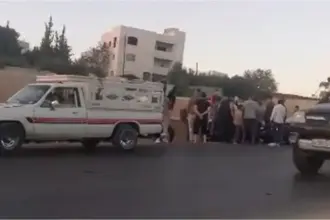 صورة حول : 3 إصابات بحادثي تصادم متزامنين على الطريق الشرقي في مادبا 3 إصابات بحادثي تصادم متزامنين على الطريق الشرقي في مادبا