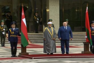 الرئيس البيلاروسي يستقبل سلطان عمان هيثم بن طارق