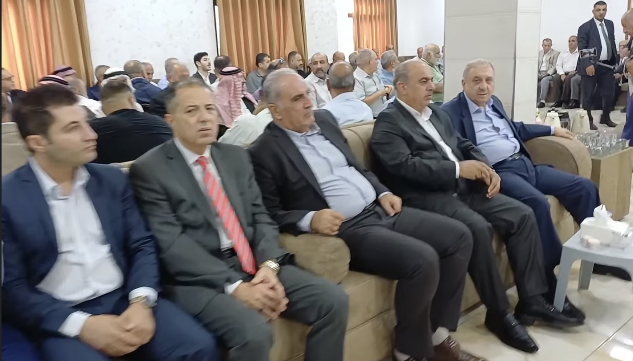 الصحفي أحمد سليم العياصره يقيم مأدبة غداء تكريمية تكريمًا لدعمه ومتابعيه"صور "
