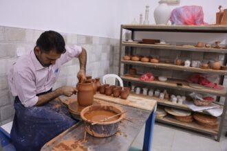 صورة حول : الأواني الفخارية القديمة ذاكرة البيوت العجلونية الأواني الفخارية القديمة ذاكرة البيوت العجلونية