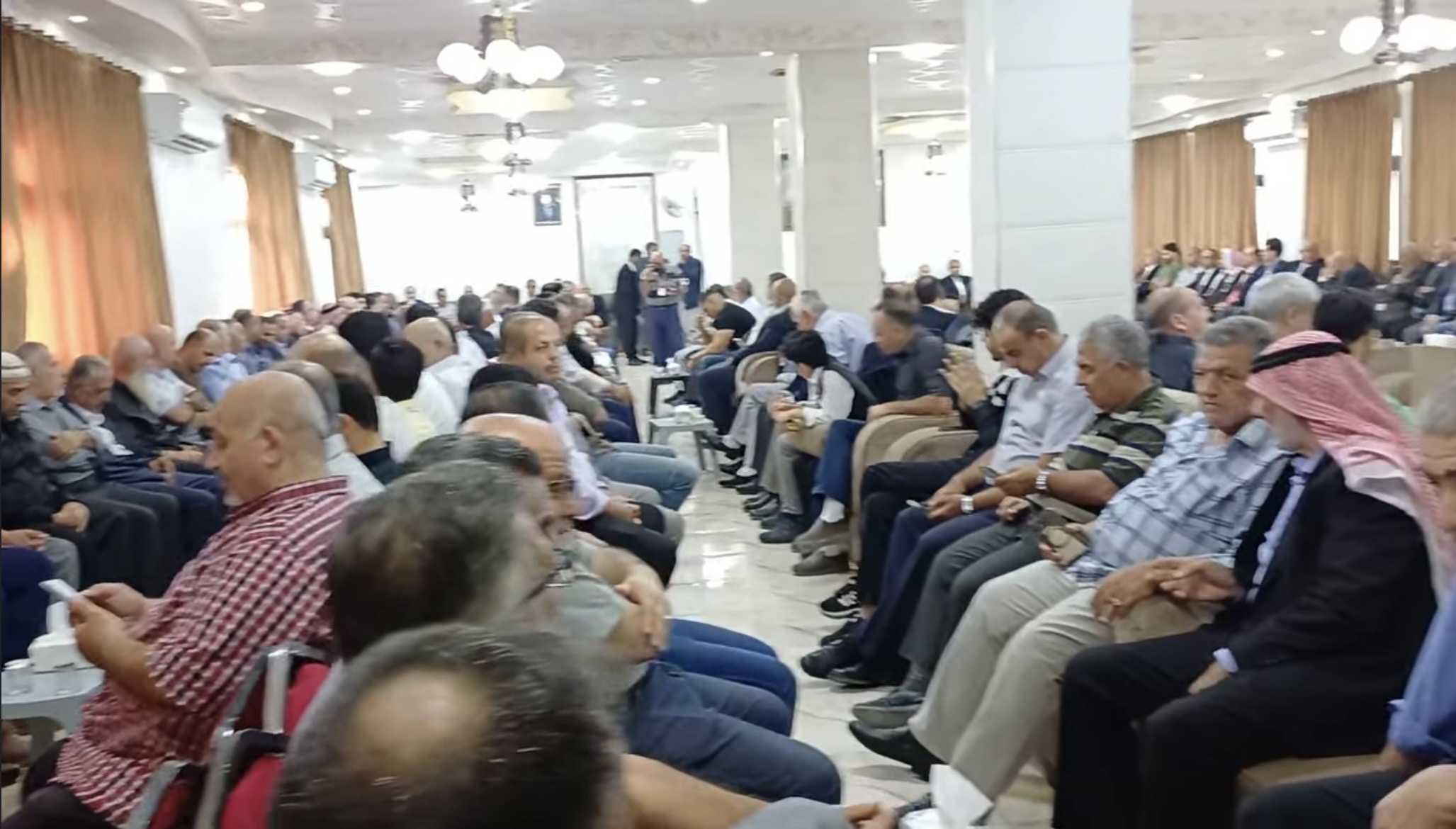الصحفي أحمد سليم العياصره يقيم مأدبة غداء تكريمية تكريمًا لدعمه ومتابعيه"صور "