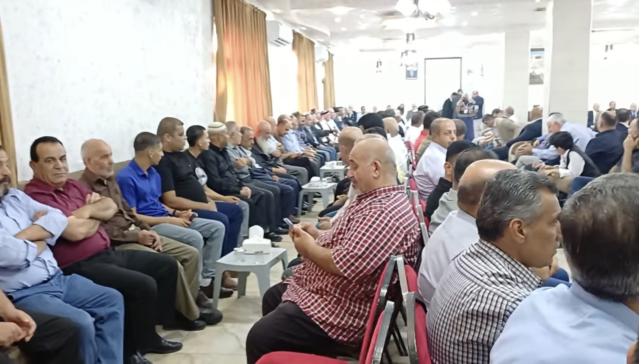 الصحفي أحمد سليم العياصره يقيم مأدبة غداء تكريمية تكريمًا لدعمه ومتابعيه"صور "