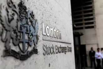 صورة حول : تراجع مؤشر فاينانشال تايمز 100 مع بداية تعاملات الجمعة تراجع مؤشر فاينانشال تايمز 100 مع بداية تعاملات الجمعة