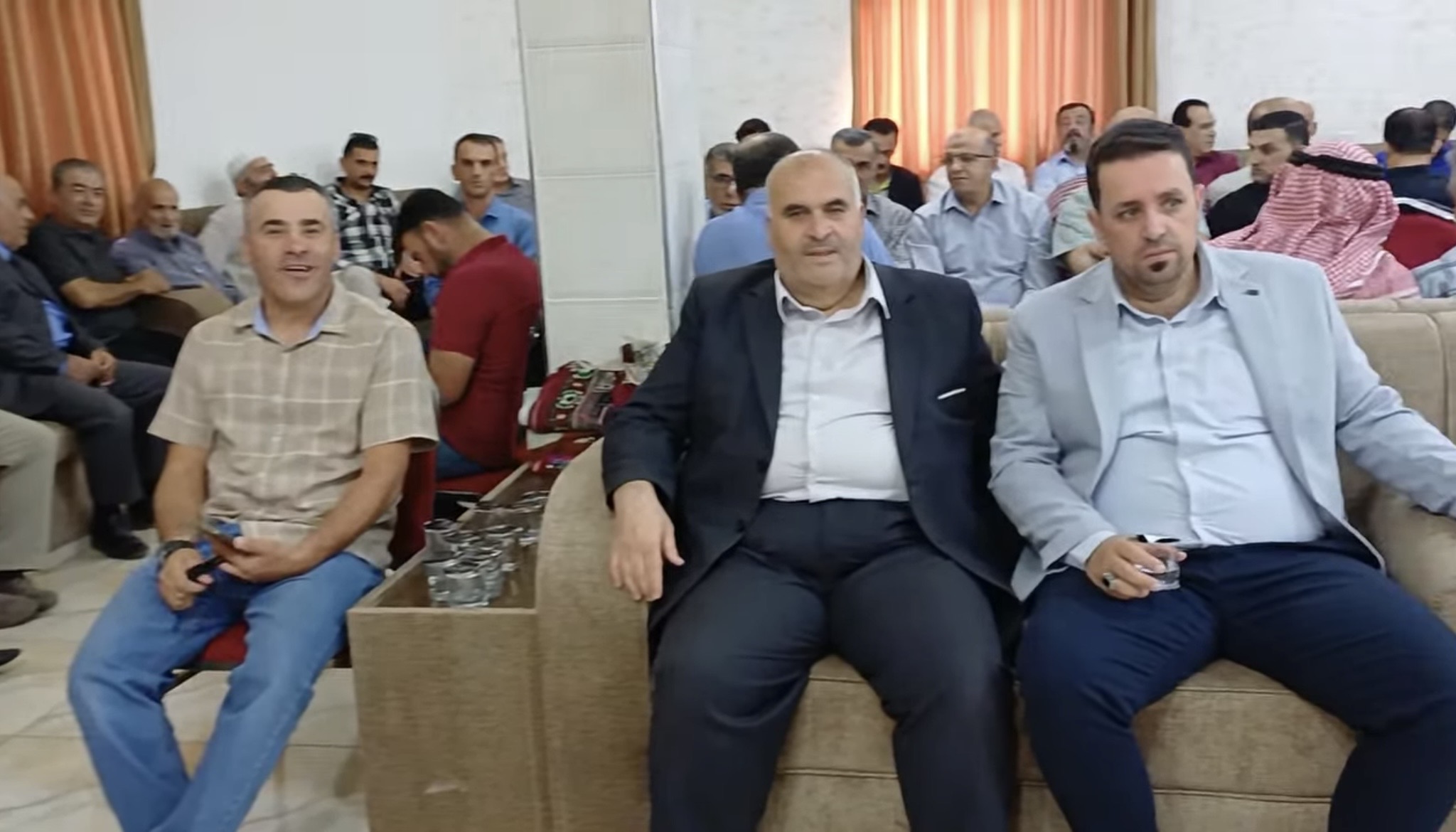الصحفي أحمد سليم العياصره يقيم مأدبة غداء تكريمية تكريمًا لدعمه ومتابعيه"صور "