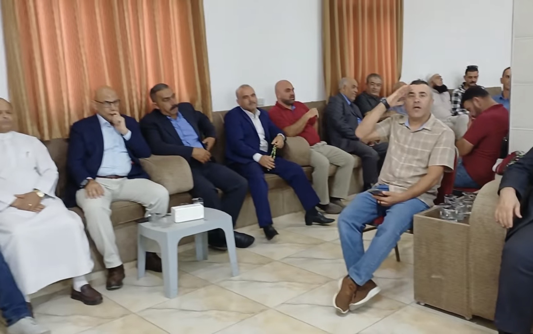 الصحفي أحمد سليم العياصره يقيم مأدبة غداء تكريمية تكريمًا لدعمه ومتابعيه"صور "