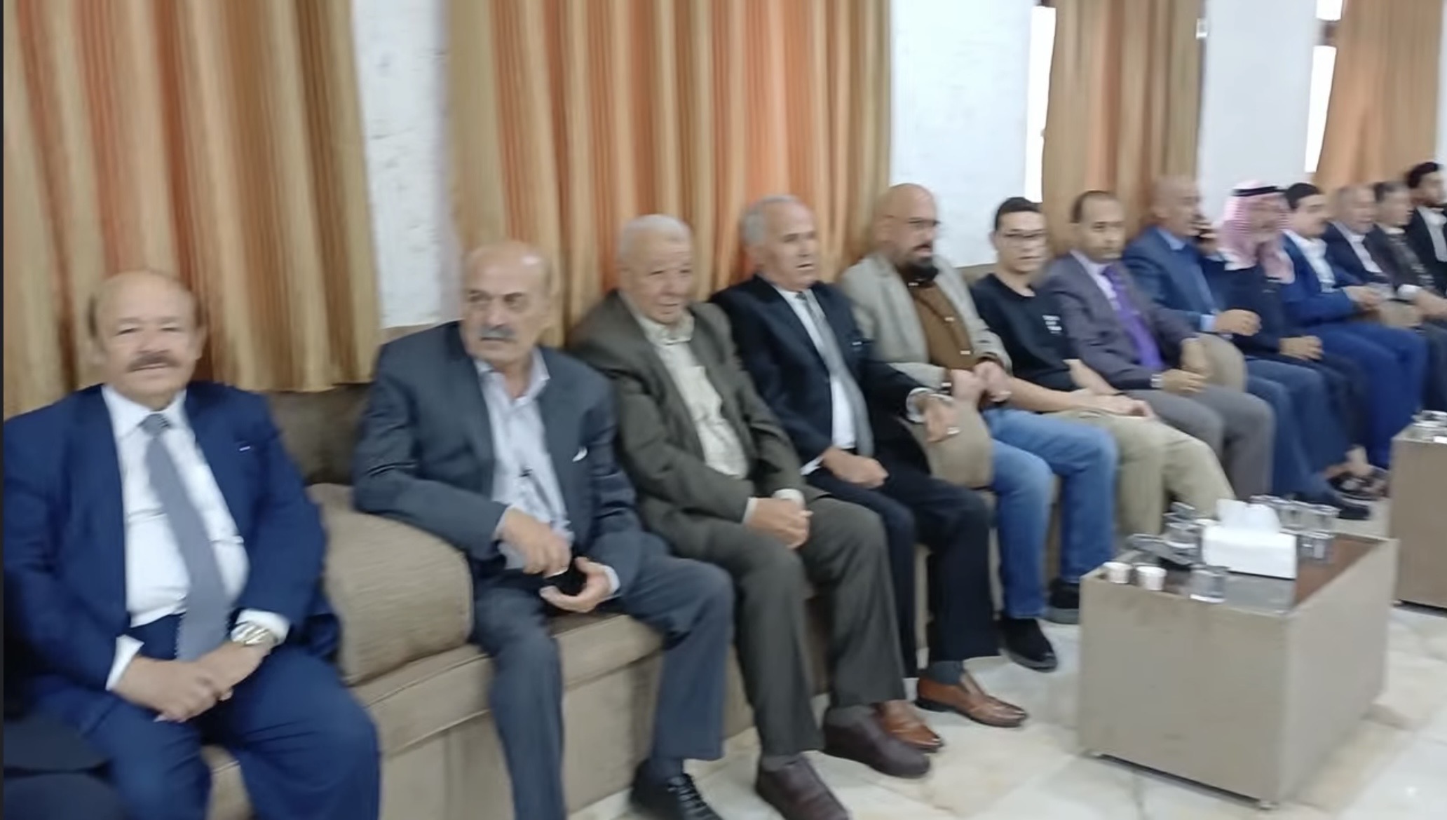 الصحفي أحمد سليم العياصره يقيم مأدبة غداء تكريمية تكريمًا لدعمه ومتابعيه"صور "
