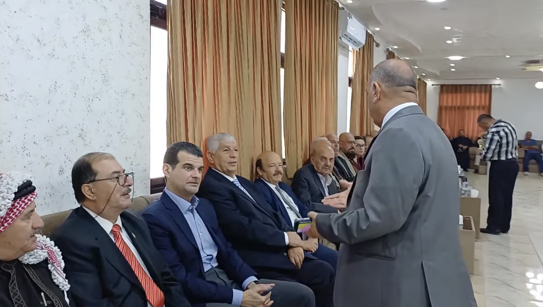 الصحفي أحمد سليم العياصره يقيم مأدبة غداء تكريمية تكريمًا لدعمه ومتابعيه"صور "