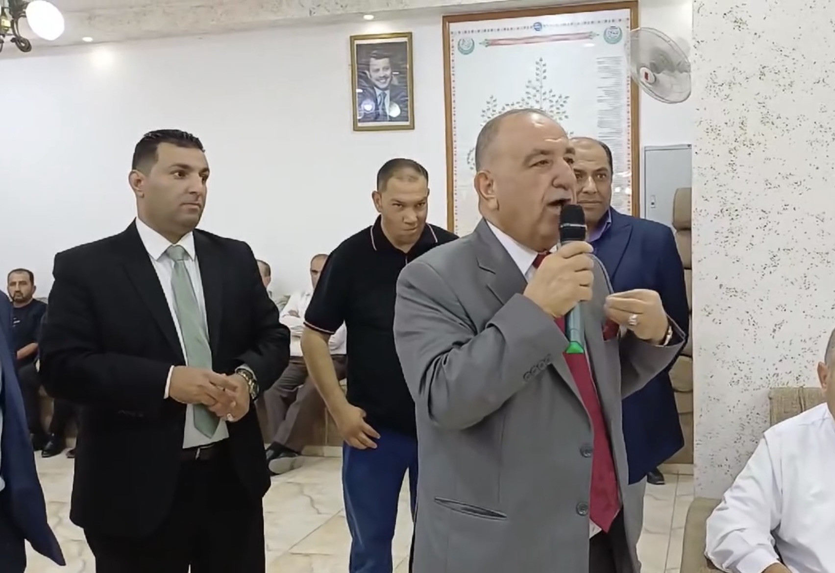 الصحفي أحمد سليم العياصره يقيم مأدبة غداء تكريمية تكريمًا لدعمه ومتابعيه"صور "