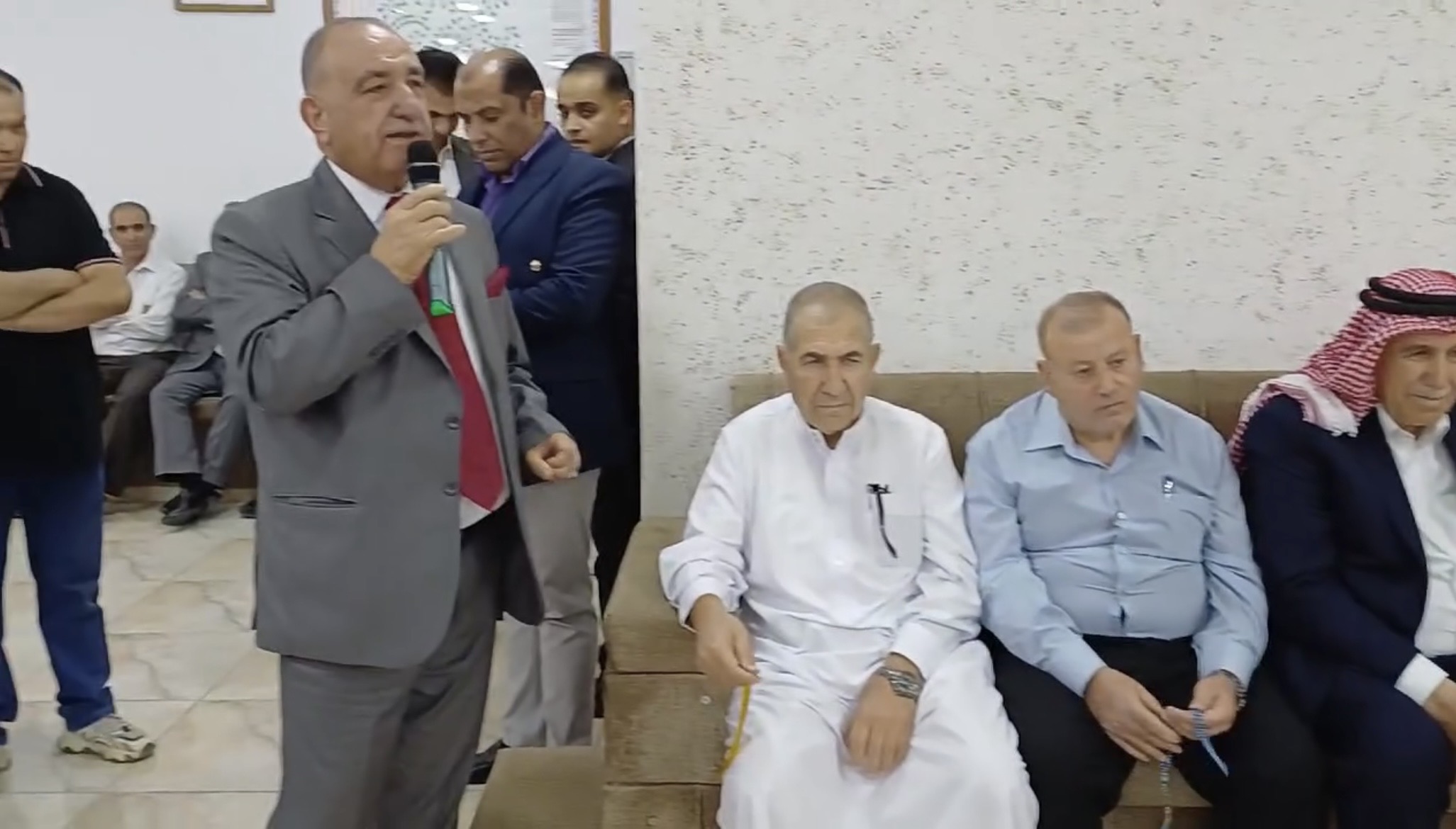 الصحفي أحمد سليم العياصره يقيم مأدبة غداء تكريمية تكريمًا لدعمه ومتابعيه"صور "