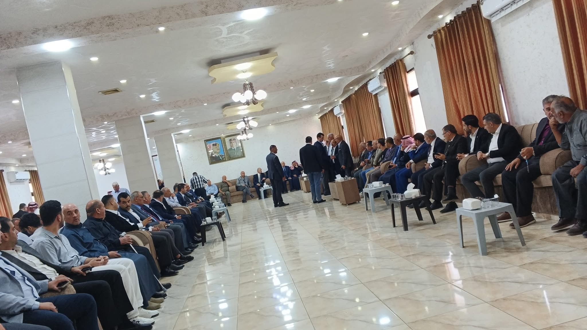 الصحفي أحمد سليم العياصره يقيم مأدبة غداء تكريمية تكريمًا لدعمه ومتابعيه"صور "
