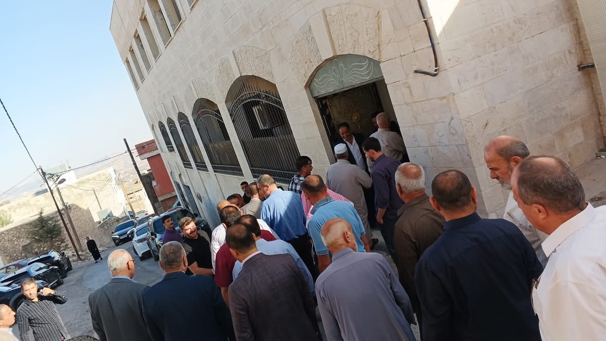 الصحفي أحمد سليم العياصره يقيم مأدبة غداء تكريمية تكريمًا لدعمه ومتابعيه"صور "