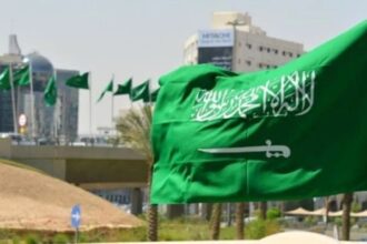 السعودية تعتمد عقد العمل الموثق