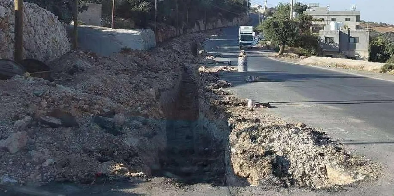 أهالي عجلون يشتكون من حفر طريق “سكرين”صور"