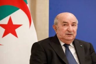 تبون يهنئ منتخب الجزائر
