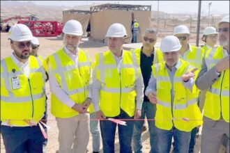 وزير الطاقة يطلع على آخر مستجدات مشروع تطوير ميناء الغاز الطبيعي المسال في العقبة