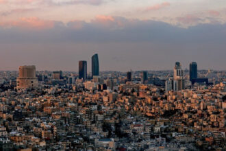 صورة حول : موديز: الاقتصاد الأردني يحافظ على الاستقرار رغم التحديات الإقليمية موديز: الاقتصاد الأردني يحافظ على الاستقرار رغم التحديات الإقليمية