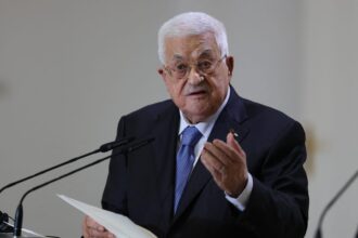 عباس يشارك في قمة شرم الشيخ للسلام