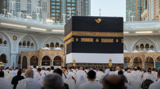 بن سلمان يدشن مشروعا لزيادة سعة المسجد الحرام