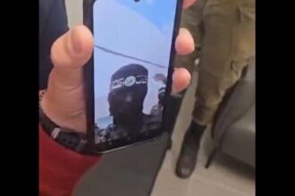 كيف نجحت القسام في إجراء "فيديو كول" من غزة إلى تل أبيب؟