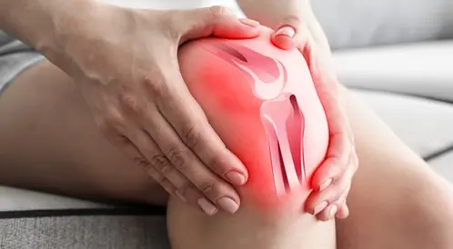 علاج جديد لمرض خشونة الركبة بلا جراحة أو مسكنات