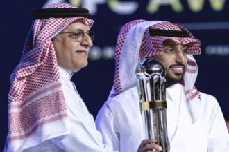 الدوسري يفوز بأفضل لاعب في آسيا