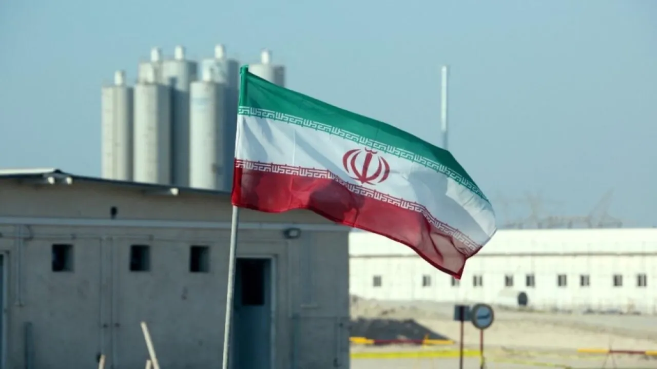 نيوزلندا تعيد فرض عقوبات على إيران