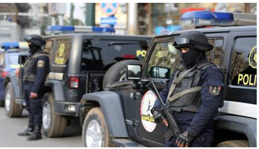 مصر: القبض على جاسوس النظارة في إحدى البنوك