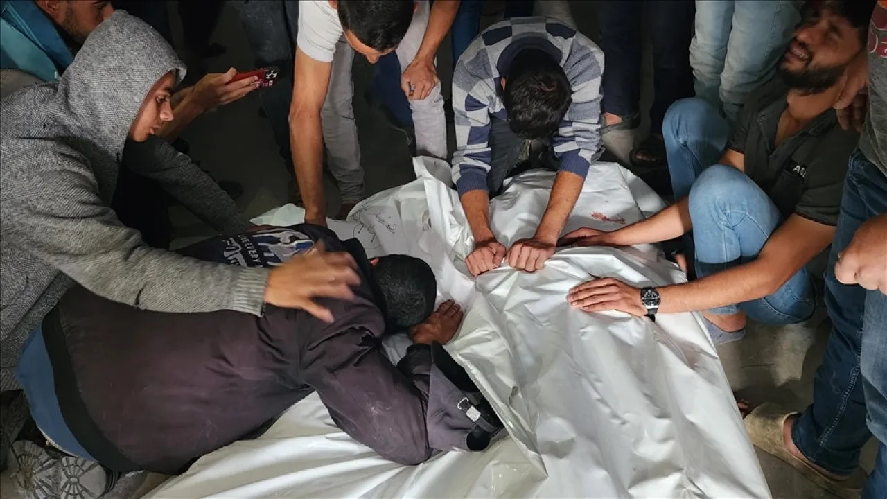 غزة تنتشل أكثر من 400 شهيدا خلال 12 يوما