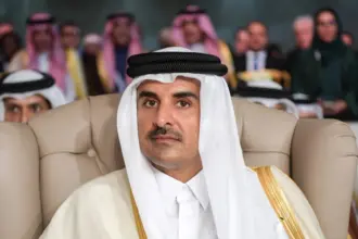 أمير قطر يدين خرق وقف إطلاق النار