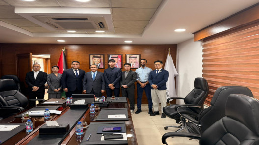وزير الاستثمار يبحث فرص التعاون في مجال إدارة النفايات