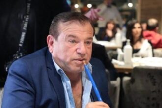 صورة حول : مناشدات للشرع لإنقاذ منتج باب الحارة مناشدات للشرع لإنقاذ منتج باب الحارة