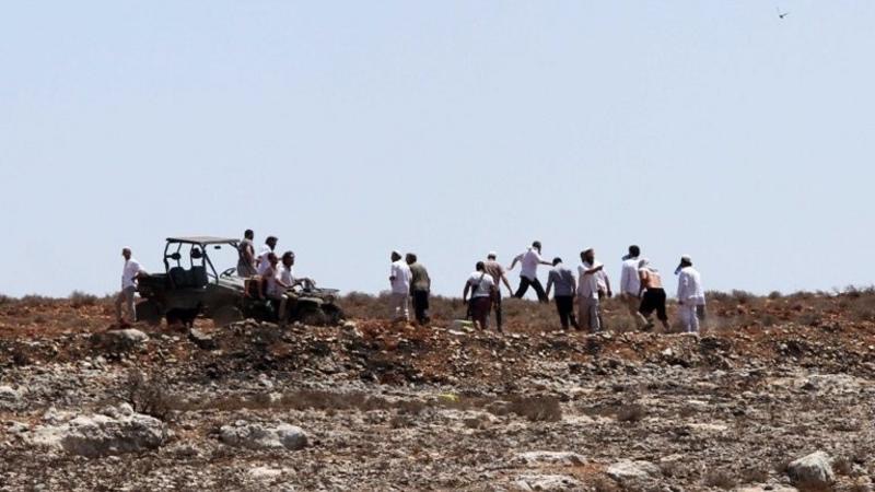 صورة حول : الاحتلال يسعى للاستيلاء على أراضي فلسطينية جديدة الاحتلال يسعى للاستيلاء على أراضي فلسطينية جديدة