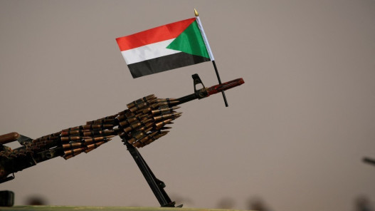 صورة حول : الدعم السريع يسيطر على مقر الجيش السوداني بالفاشر الدعم السريع يسيطر على مقر الجيش السوداني بالفاشر