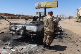 صورة حول : الجيش السوداني ينسحب من الفاشر الجيش السوداني ينسحب من الفاشر