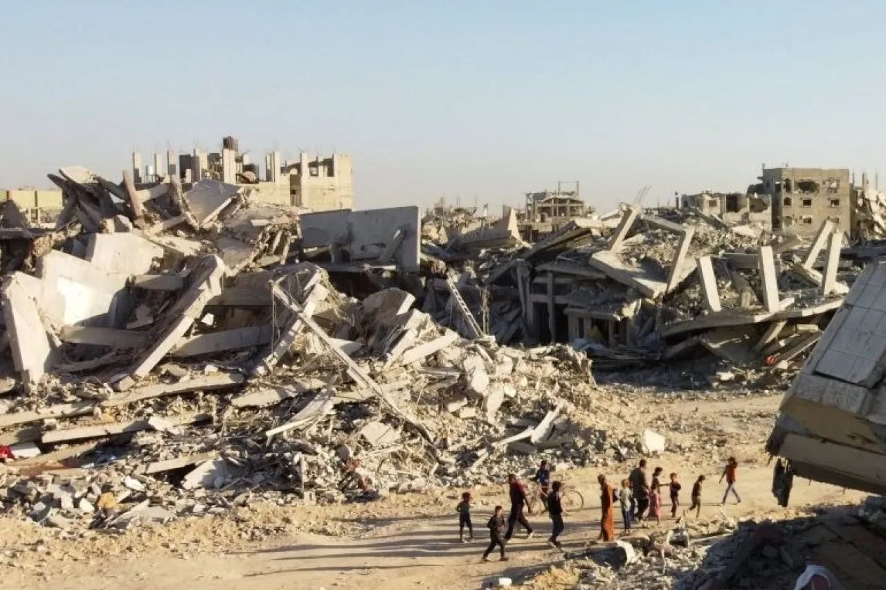 صورة حول : الاحتلال ينسف مباني شرقي غزة الاحتلال ينسف مباني شرقي غزة