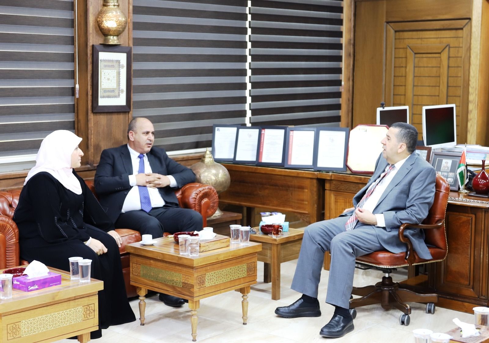 صورة حول : بحث سُبل حل مشكلة المواصلات التي تواجه طلبة البلقاء التطبيقية بحث سُبل حل مشكلة المواصلات التي تواجه طلبة البلقاء التطبيقية