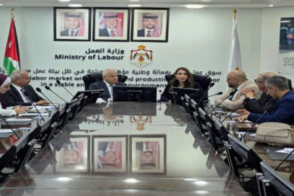 صورة حول : الأردن وفلسطين يبحثان تعزيز التعاون في مجالات العمل الأردن وفلسطين يبحثان تعزيز التعاون في مجالات العمل