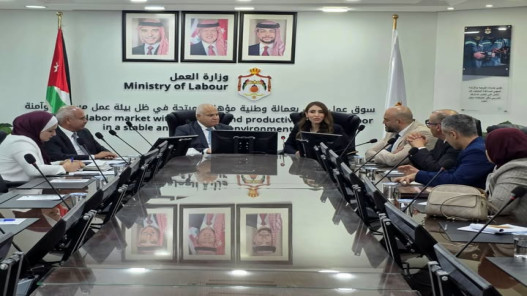 صورة حول : الأردن وفلسطين يبحثان تعزيز التعاون في مجالات العمل الأردن وفلسطين يبحثان تعزيز التعاون في مجالات العمل