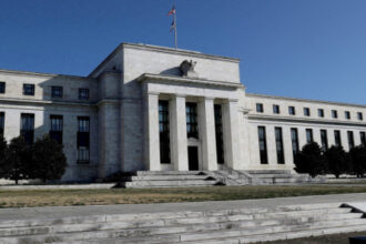 صورة حول : الأسواق العالمية تترقب الأربعاء خفضاً جديداً للفائدة الأميركية الأسواق العالمية تترقب الأربعاء خفضاً جديداً للفائدة الأميركية