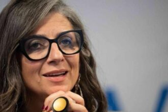 صورة حول : سفير إسرائيل يصف مقررة أممية بالمشعوذة سفير إسرائيل يصف مقررة أممية بالمشعوذة