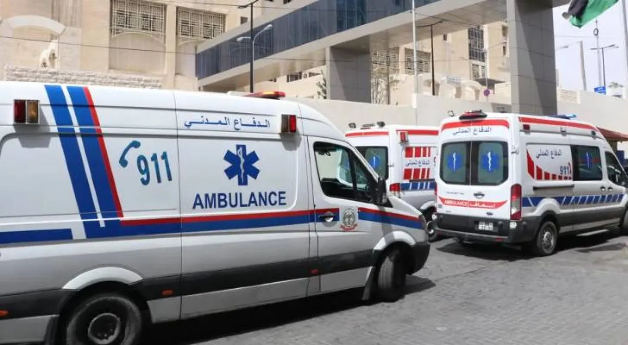 صورة حول : وفاة شخصين وإصابة آخرين جراء سقوطهم في بئر وفاة شخصين وإصابة آخرين جراء سقوطهم في بئر