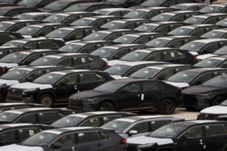 صورة حول : التخليص على أكثر من 4 آلاف مركبة في يومين بالمنطقة الحرة بالزرقاء التخليص على أكثر من 4 آلاف مركبة في يومين بالمنطقة الحرة بالزرقاء