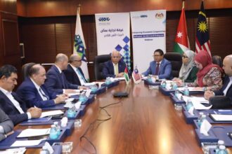 لتعزيز التعاون الاقتصادي بين المملكة وماليزيا .. توقيع "خطاب نوايا" بين غرفتي تجارة عمان وكوالالمبور