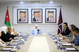 "المرأة النيابية" تبحث سبل تمكين المرأة وتعزيز دور الأسرة في بناء المجتمع
