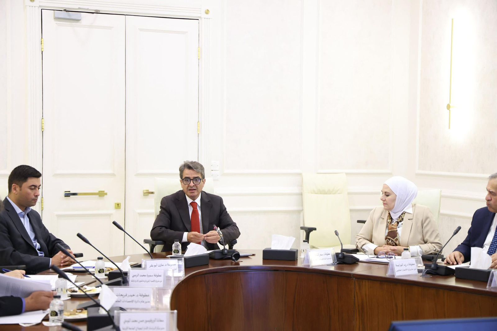 وزير الشباب يترأس اجتماع اللجنة التوجيهية العليا للمسح الوطني للشباب