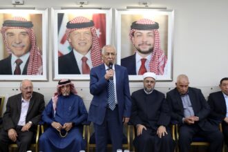 مندوبا عن الملك وولي العهد. العيسوي يعزي عشيرتي أبو الغنم والمبيضين والجندي