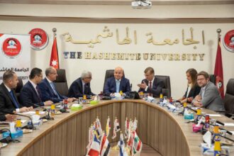 صورة حول : الجامعة الهاشمية تستضيف السفير الألماني وتبحث تعزيز التعليم التقني والتدريب العملي للطلبة الجامعة الهاشمية تستضيف السفير الألماني وتبحث تعزيز التعليم التقني والتدريب العملي للطلبة