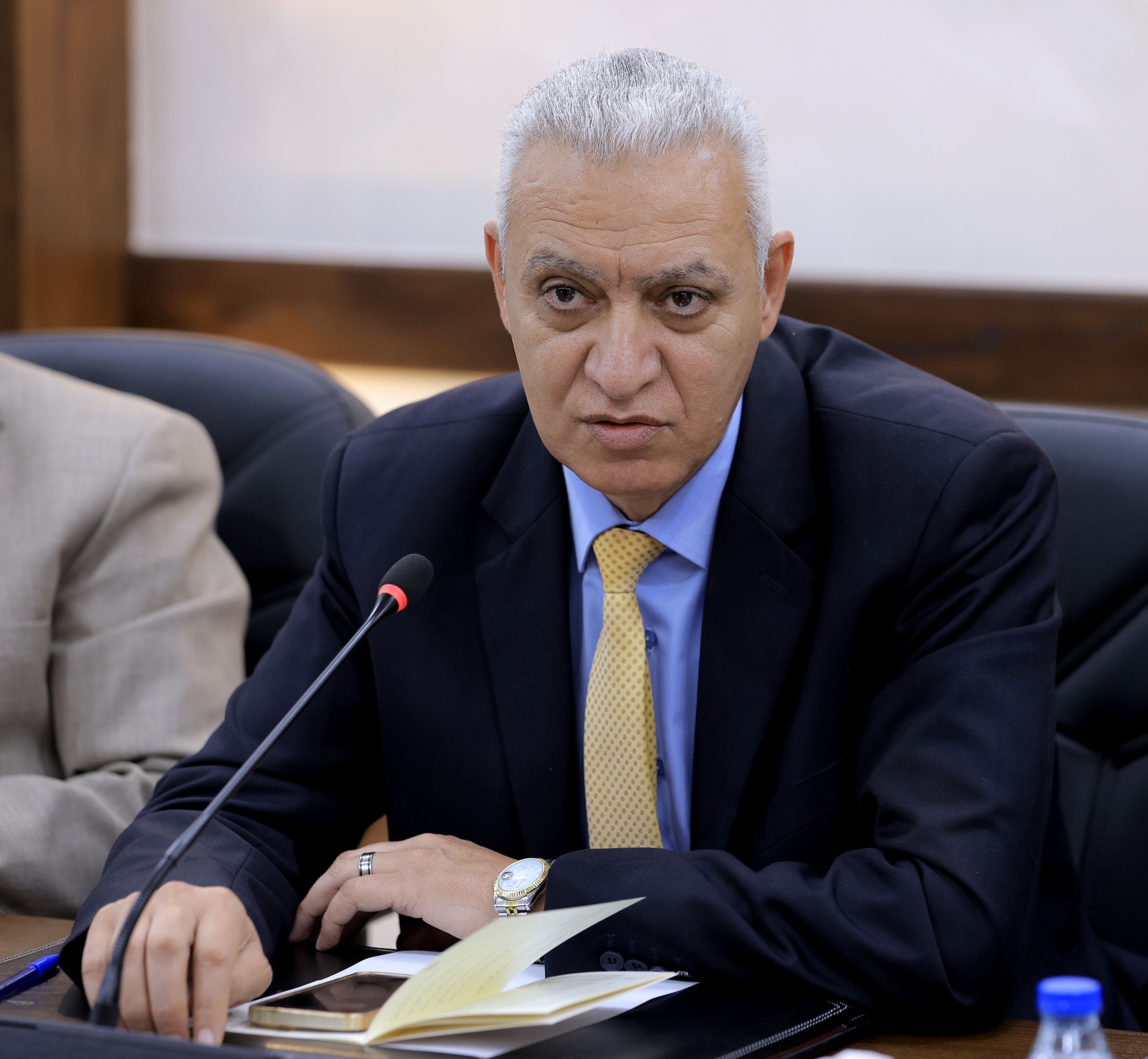 صورة حول : القاضي يترأس اجتماعاً للجنة الرد على خطبة العرش واختيار القيسي رئيساً والعموش للجنة الصياغة القاضي يترأس اجتماعاً للجنة الرد على خطبة العرش واختيار القيسي رئيساً والعموش للجنة الصياغة