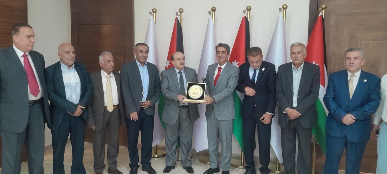 العدوان: ملتزمون بتعزيز مشاركة الشباب في الحياة السياسية والحزبية