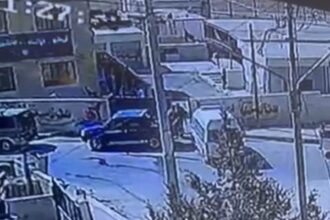 صورة حول : مكافحة الشغب تتدخل لفضّ مشاجرة طلابية في إحدى مدارس الموقر مكافحة الشغب تتدخل لفضّ مشاجرة طلابية في إحدى مدارس الموقر